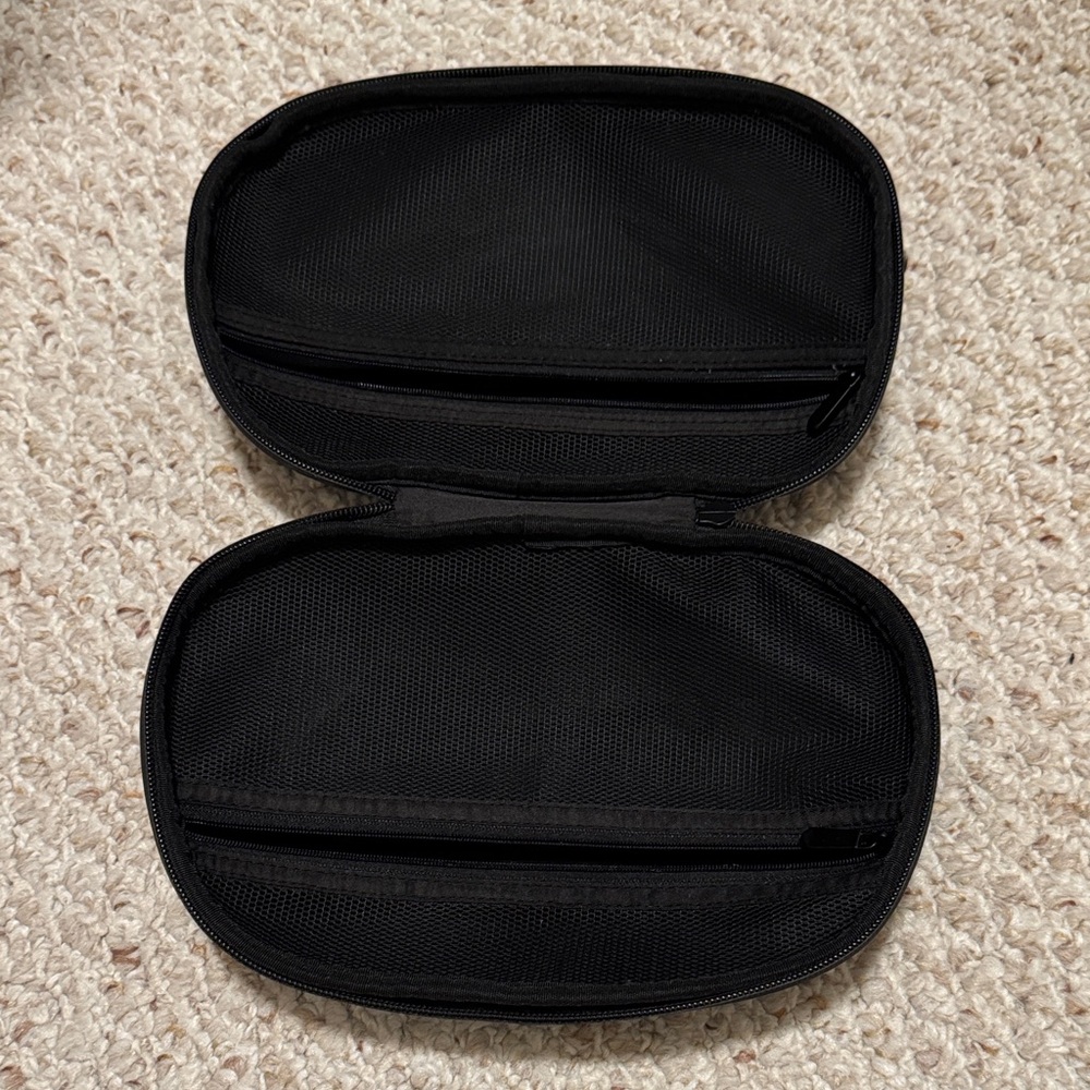 One Skin Black Accessory Case - Picture 2 of 3